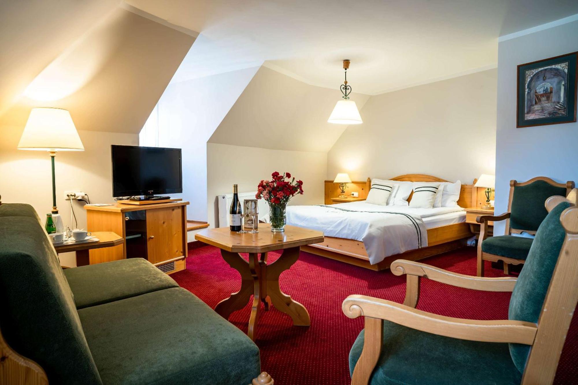 Hotel Pod Cizemka サンドミエシュ エクステリア 写真